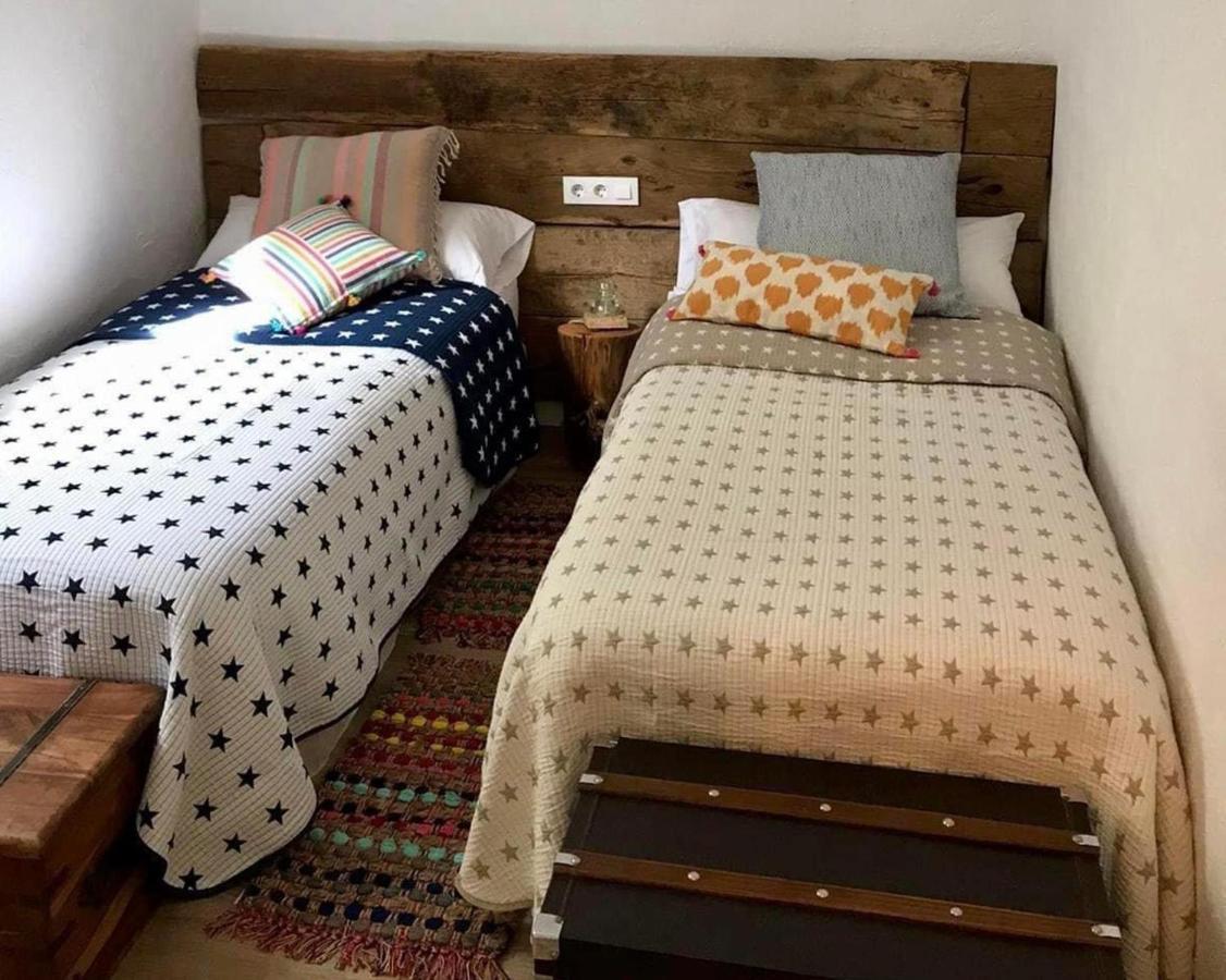 Aurora 2-Bed Cottage - Sleeps 4 - Montseny Park อาร์บูเซียส ภายนอก รูปภาพ