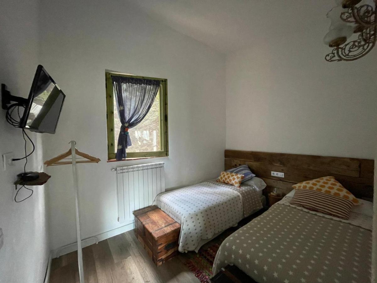 Aurora 2-Bed Cottage - Sleeps 4 - Montseny Park อาร์บูเซียส ภายนอก รูปภาพ